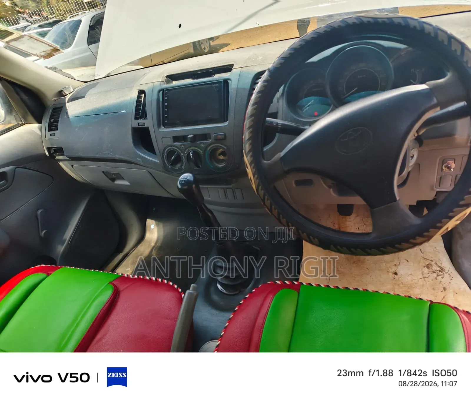 Toyota Hilux 2010 White