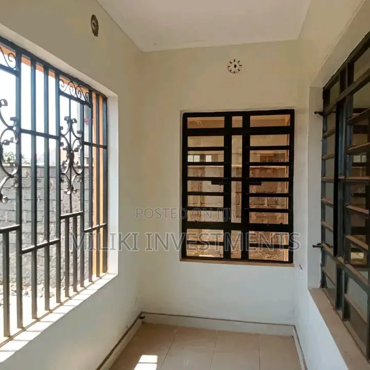 Furnished 3bdrm Bungalow in Salama Estate for sale