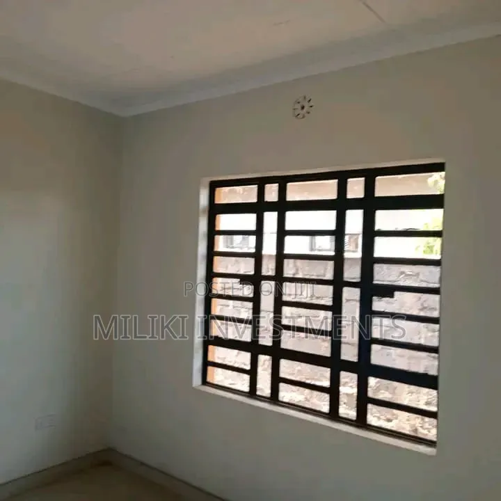 Furnished 3bdrm Bungalow in Salama Estate for sale