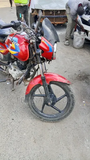 Bajaj Boxer 150 UG 2023 Red