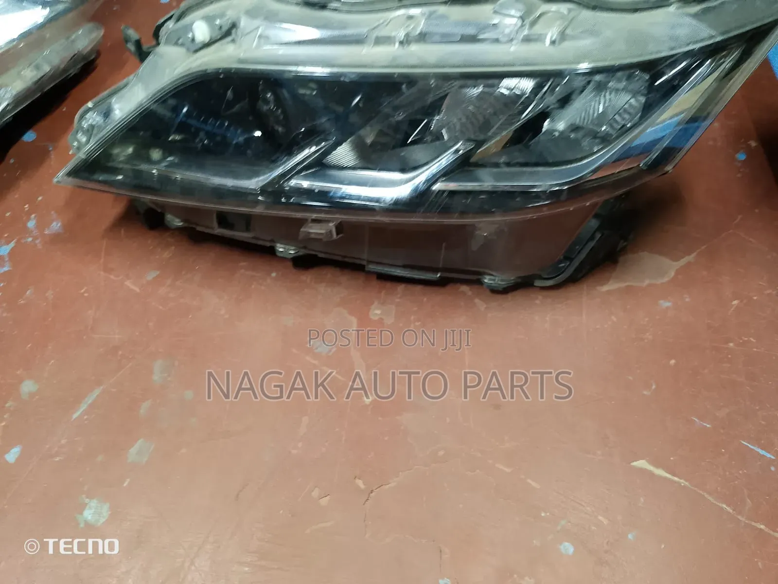 Serena 2017 Headlight Xenon Type