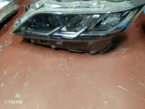 Serena 2017 Headlight Xenon Type