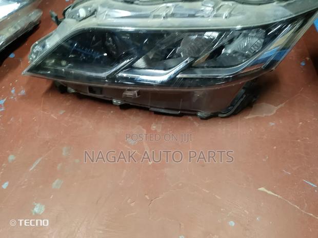 Serena 2017 Headlight Xenon Type