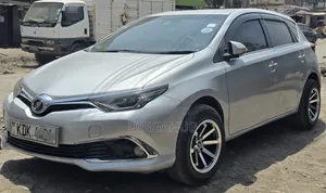 Toyota Auris 2015 Silver