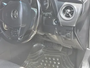 Toyota Auris 2015 Silver