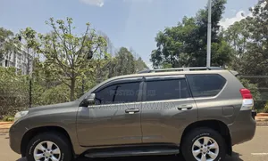 Toyota Land Cruiser Prado 2010 Green