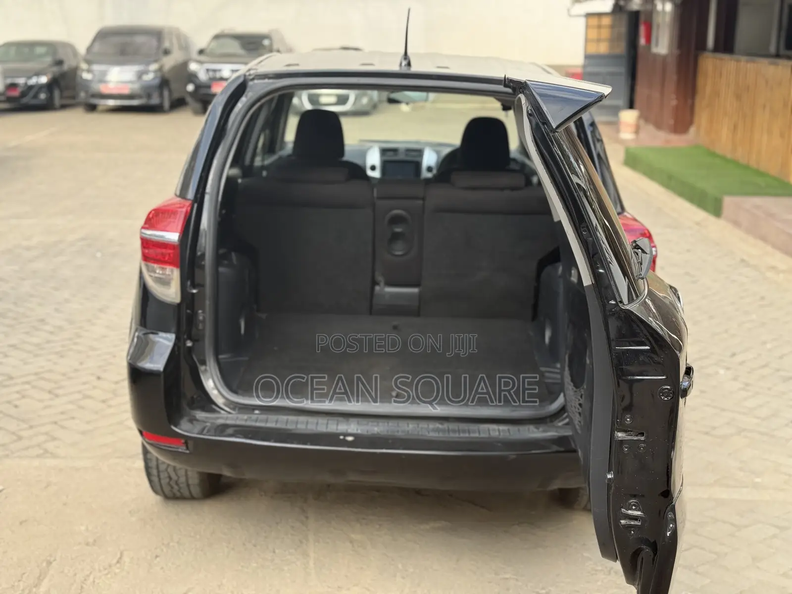 Toyota Vanguard 2012 Black