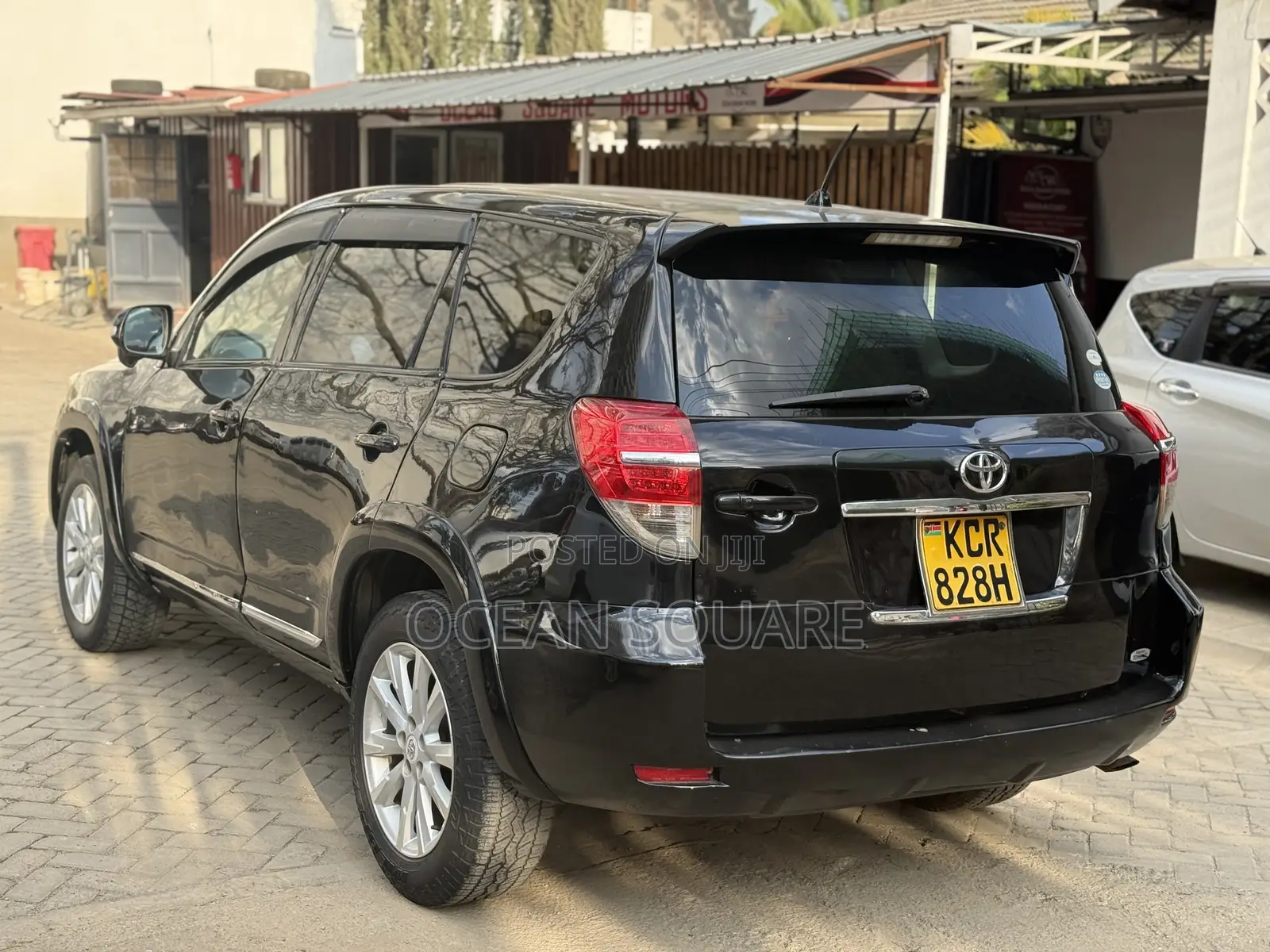 Toyota Vanguard 2012 Black