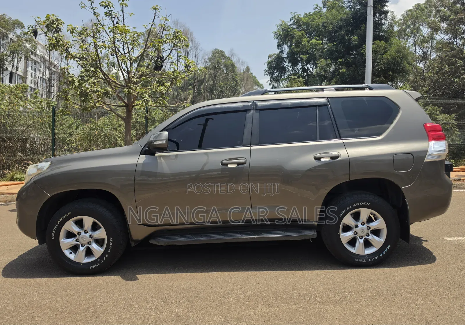 Toyota Land Cruiser Prado 2010 Gray