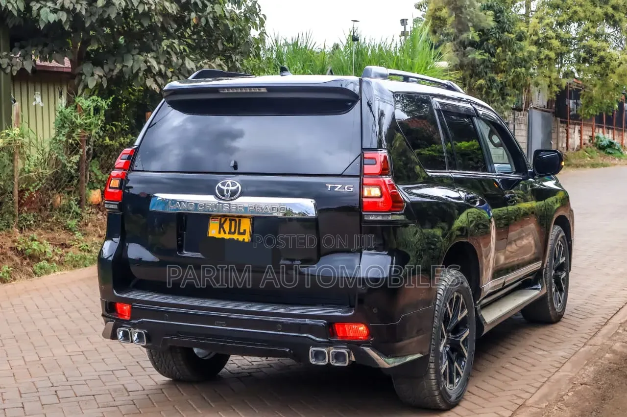Toyota Land Cruiser Prado 2018 Black