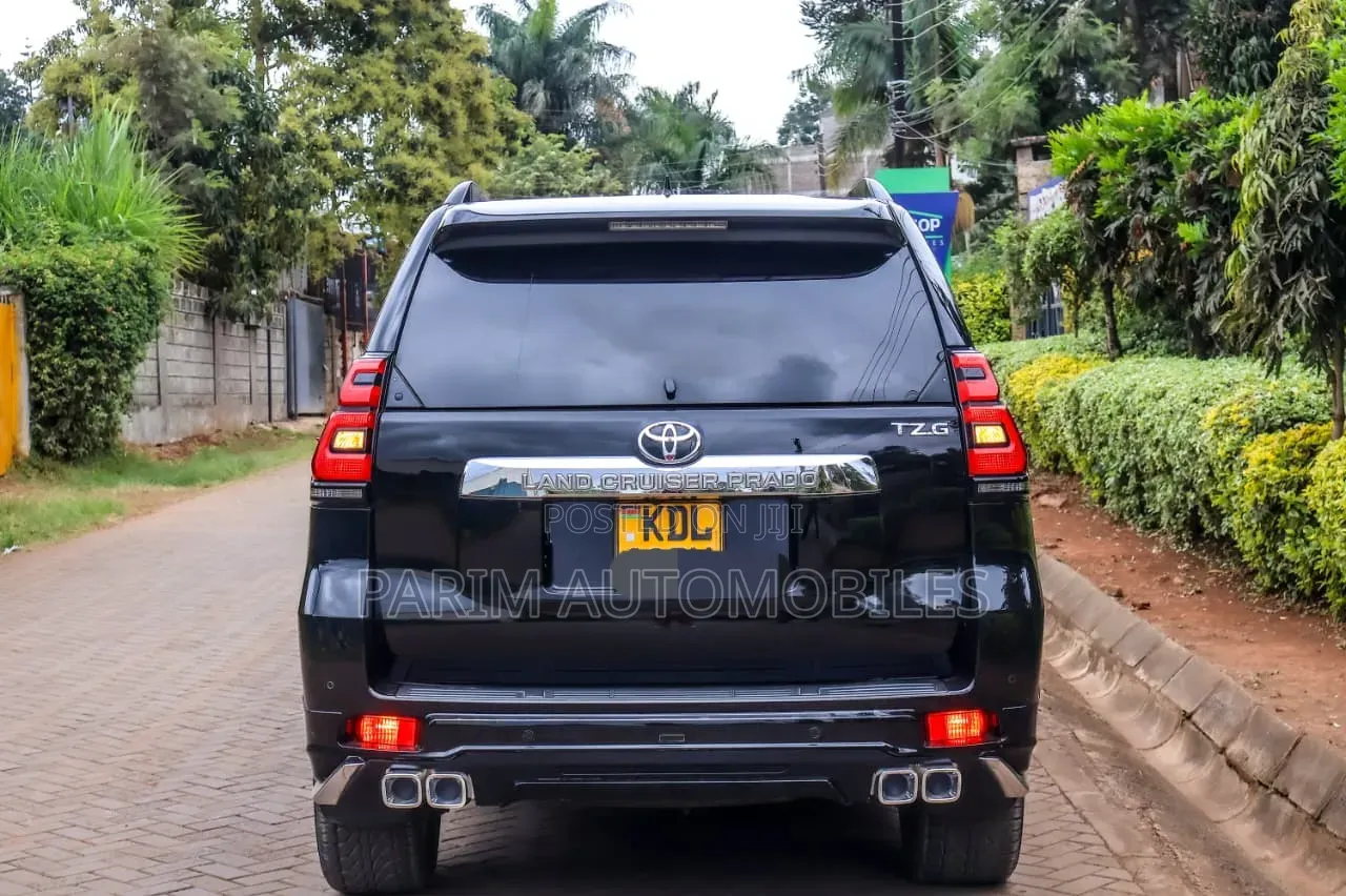 Toyota Land Cruiser Prado 2018 Black