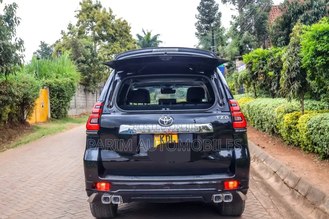 Toyota Land Cruiser Prado 2018 Black