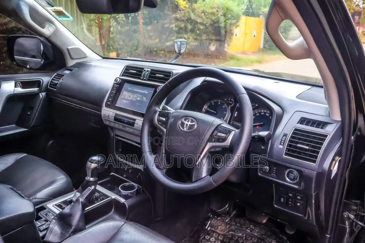 Toyota Land Cruiser Prado 2018 Black