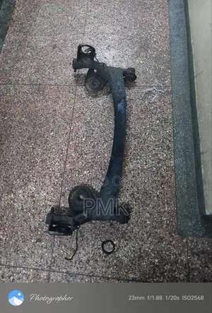 Toyota Isis Rear Beam/Mlingoti