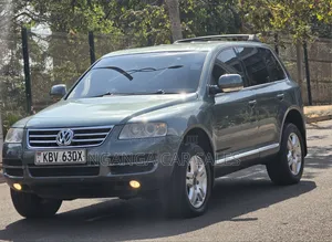 Volkswagen Touareg 2016 Blue