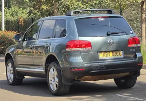 Volkswagen Touareg 2016 Blue