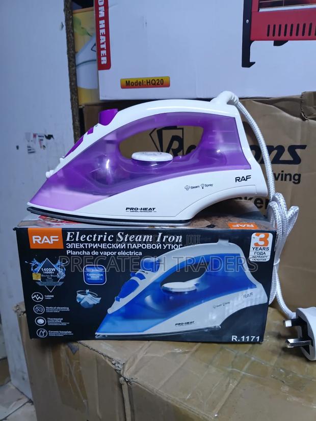 RAF 1400W Electric Steam Iron – Brand New