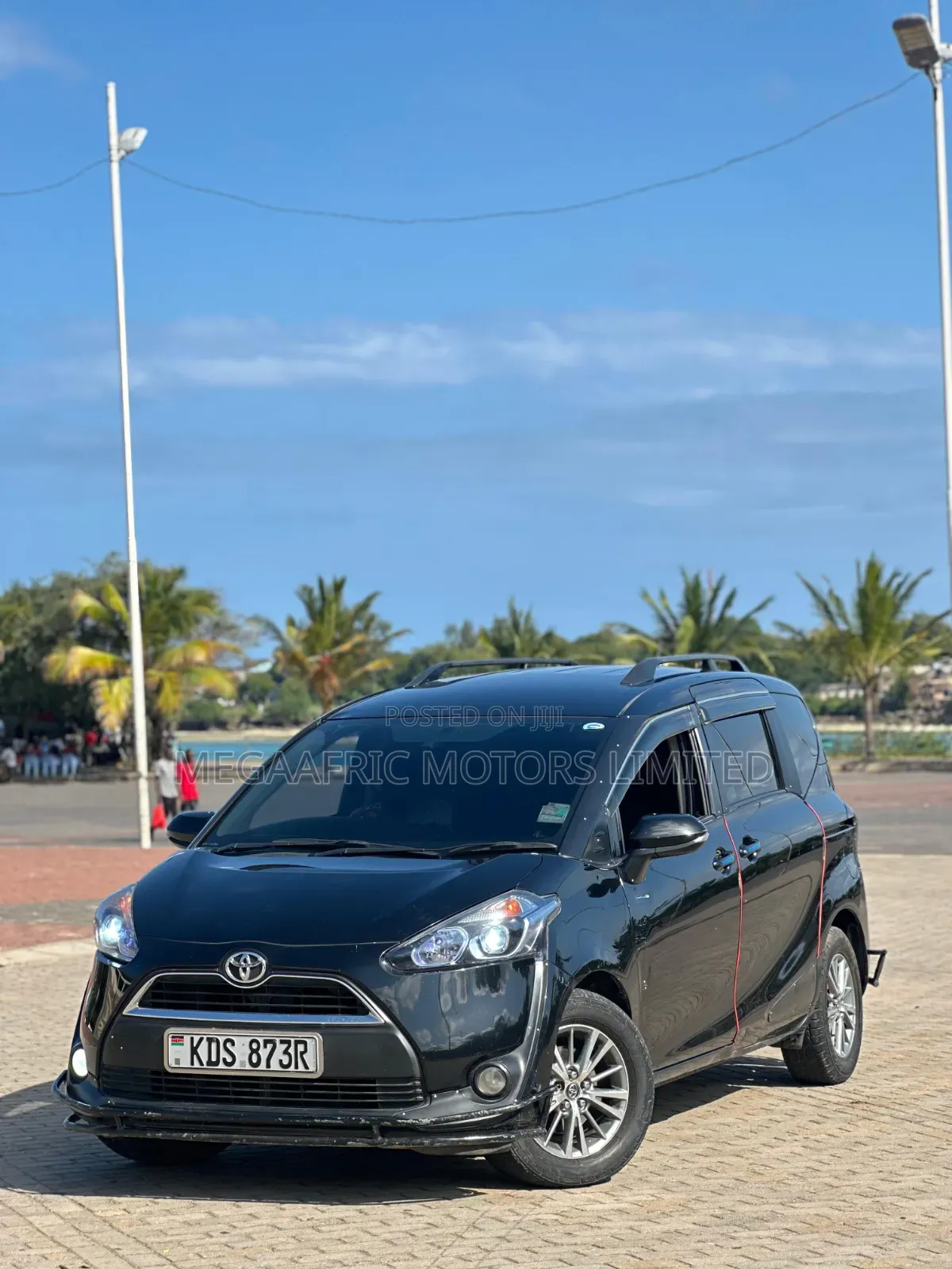 Toyota Sienta 1.5 AWD (6-seater) 2017 Black
