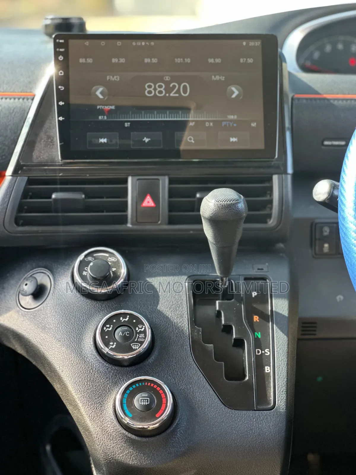 Toyota Sienta 1.5 AWD (6-seater) 2017 Black