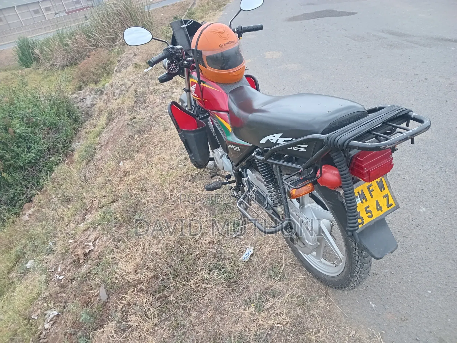 Honda CB 2024 Red