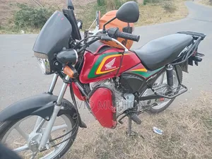 Honda CB 2024 Red