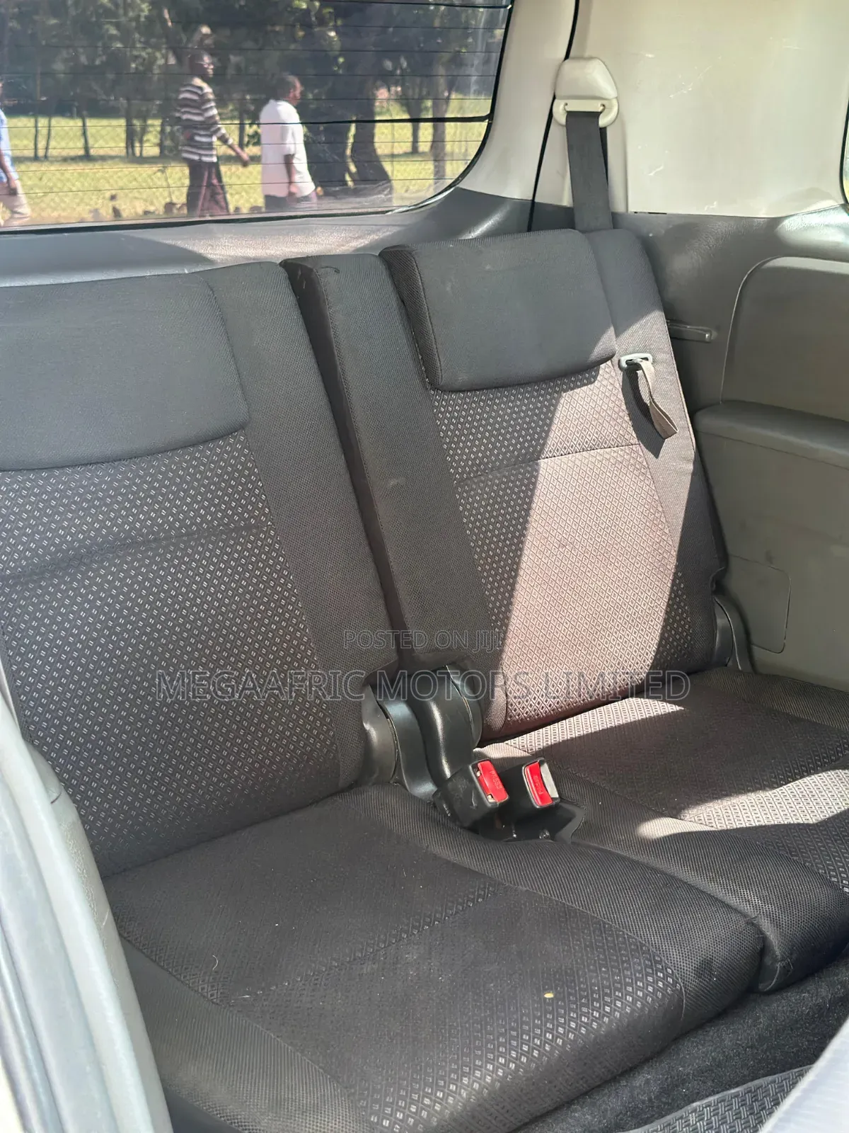 Toyota ISIS 1.8 G 2WD 2011 White