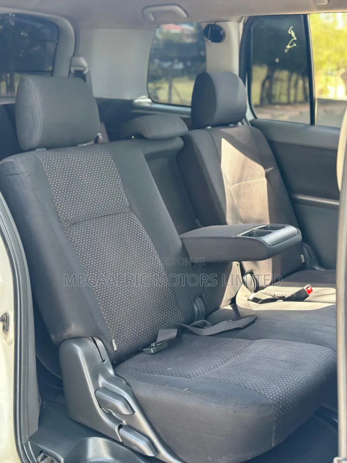 Toyota ISIS 1.8 G 2WD 2011 White