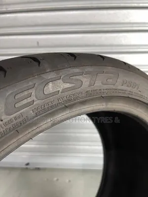 255 /35 R19 Kumho Tyres 96y Xl Escta Ps91