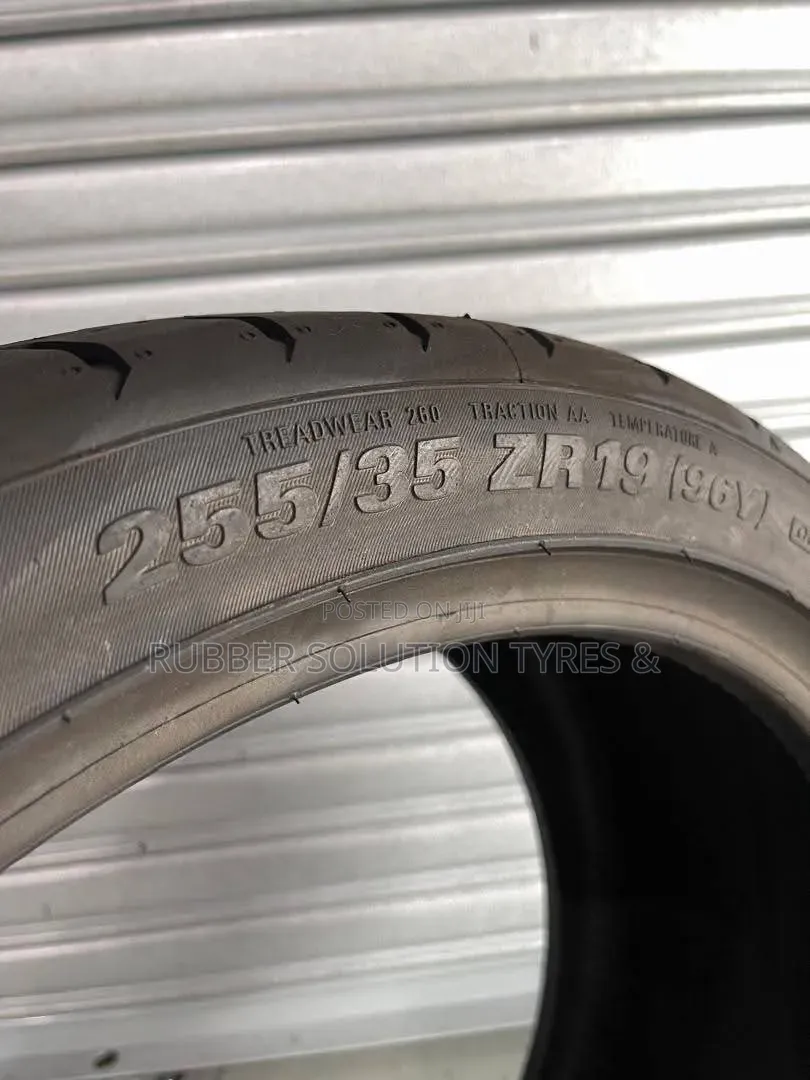 255 /35 R19 Kumho Tyres 96y Xl Escta Ps91