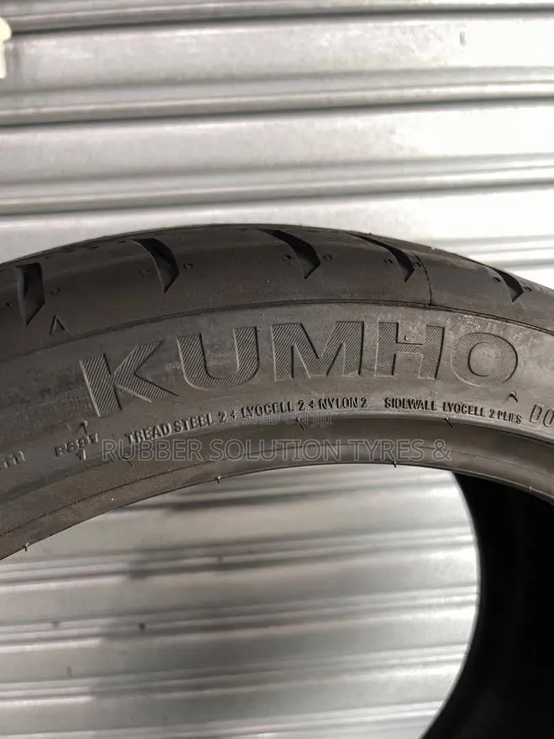 255 /35 R19 Kumho Tyres 96y Xl Escta Ps91