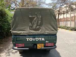 Toyota Land Cruiser 2014 Green