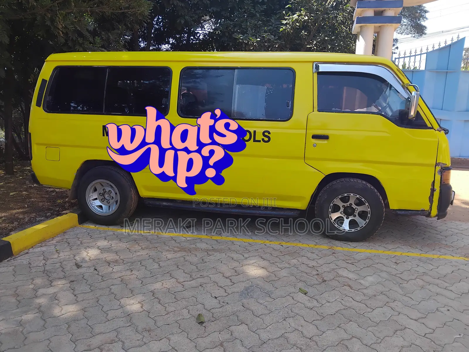 Nissan Caravan (Urvan) 2004 Yellow