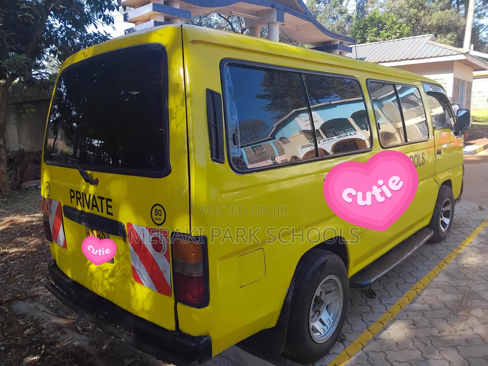 Nissan Caravan (Urvan) 2004 Yellow
