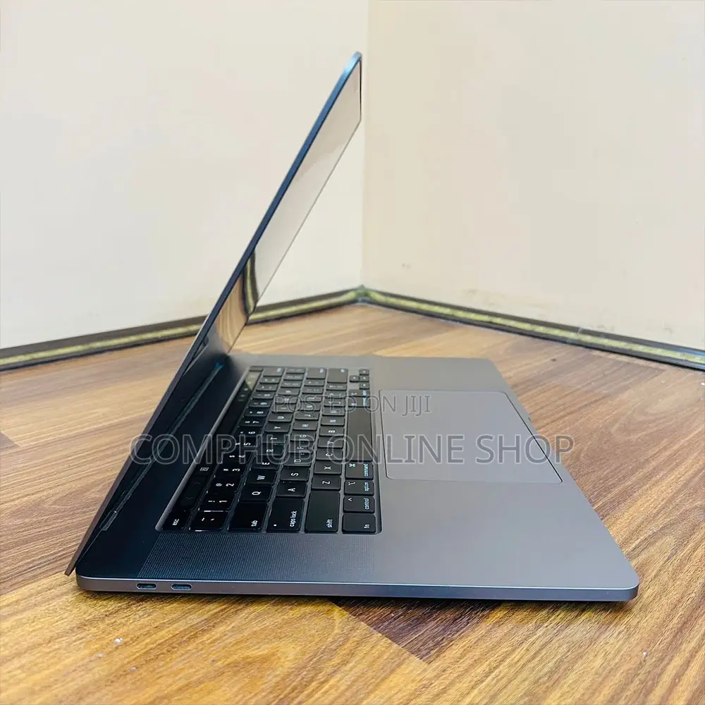 Laptop Apple MacBook Pro 32GB Intel Core i9 SSD 1T