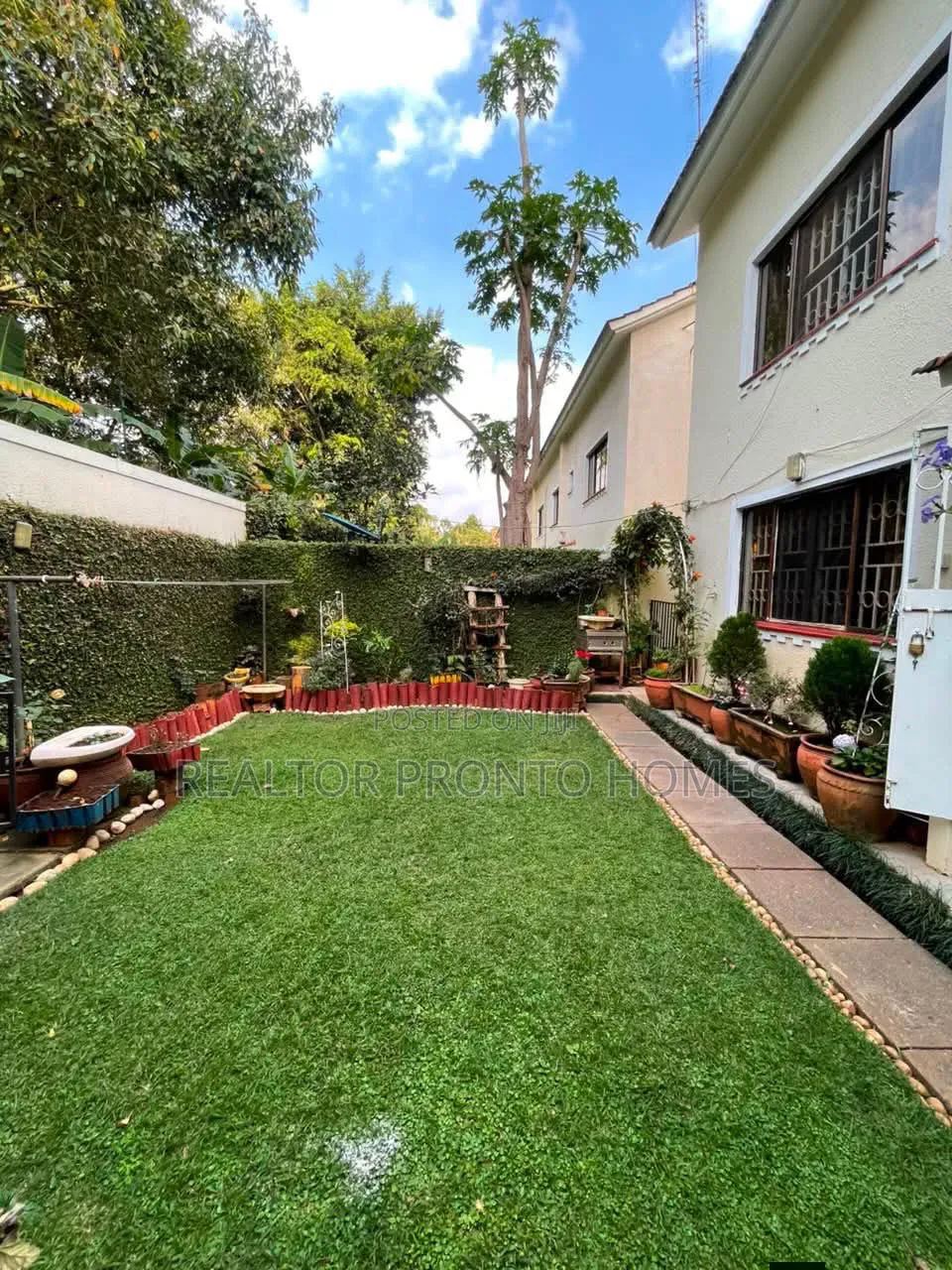 4bdrm Townhouse/Terrace in Lavington, Muthangari for sale