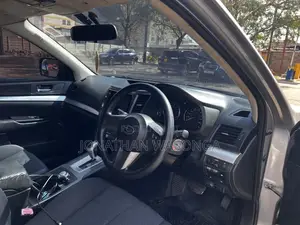 Subaru Legacy 2010 Silver