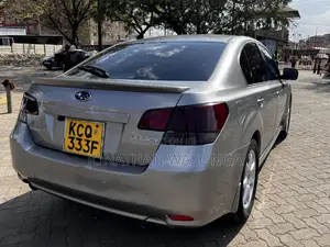Subaru Legacy 2010 Silver