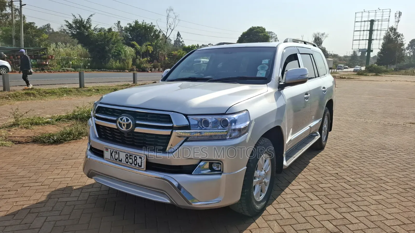 Toyota Land Cruiser 4.6 V8 ZX 2010 Silver