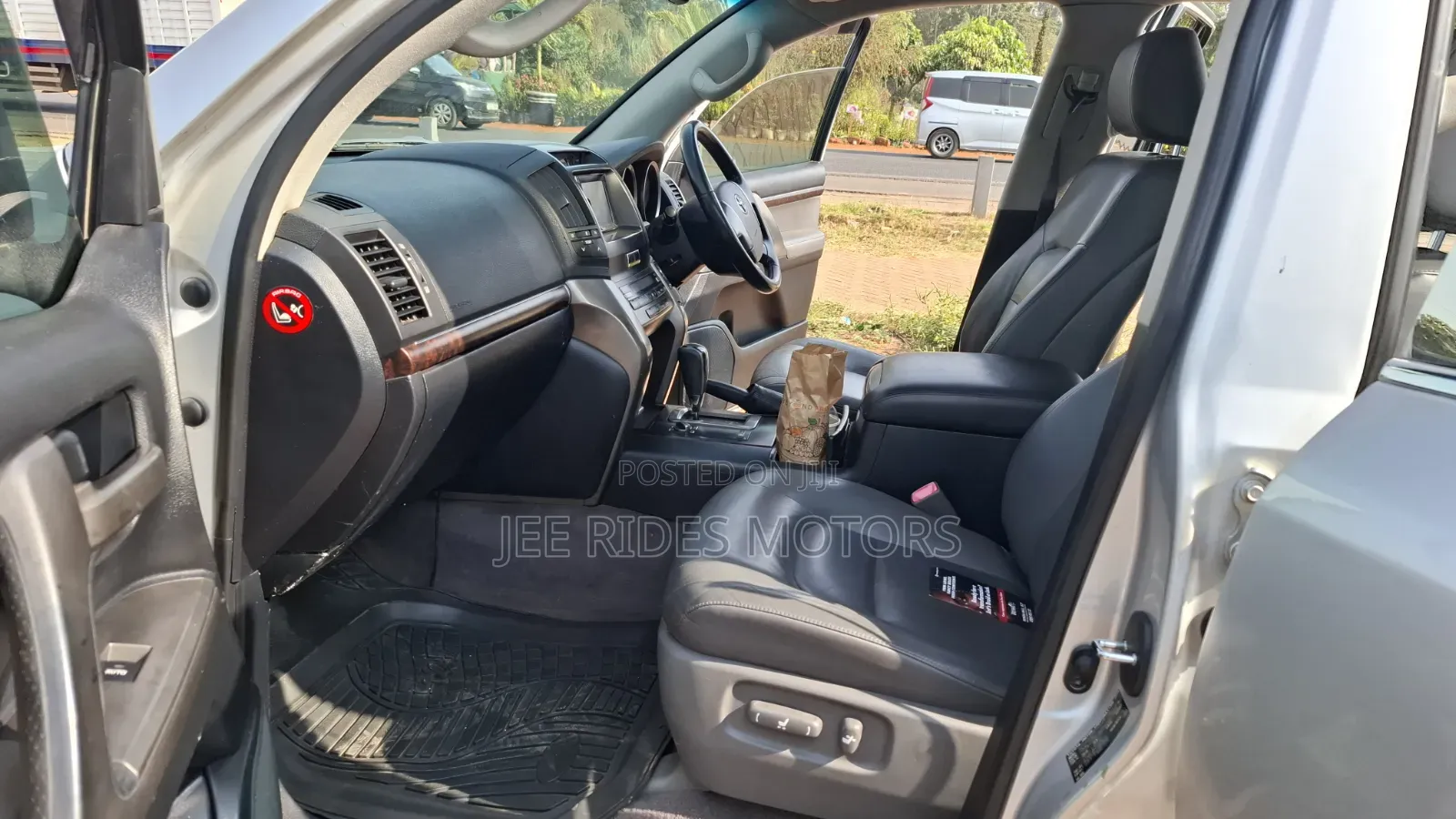 Toyota Land Cruiser 4.6 V8 ZX 2010 Silver