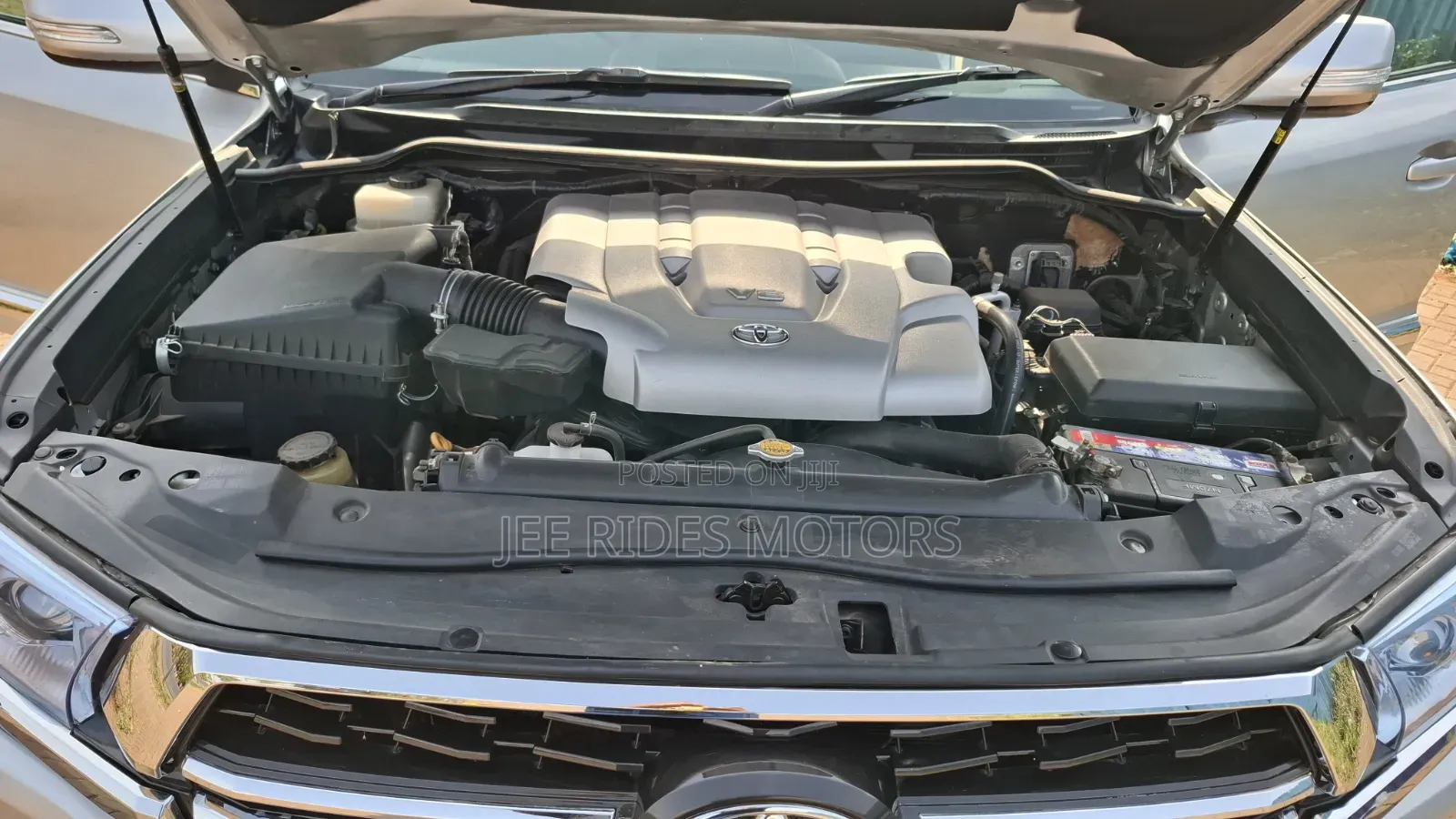 Toyota Land Cruiser 4.6 V8 ZX 2010 Silver
