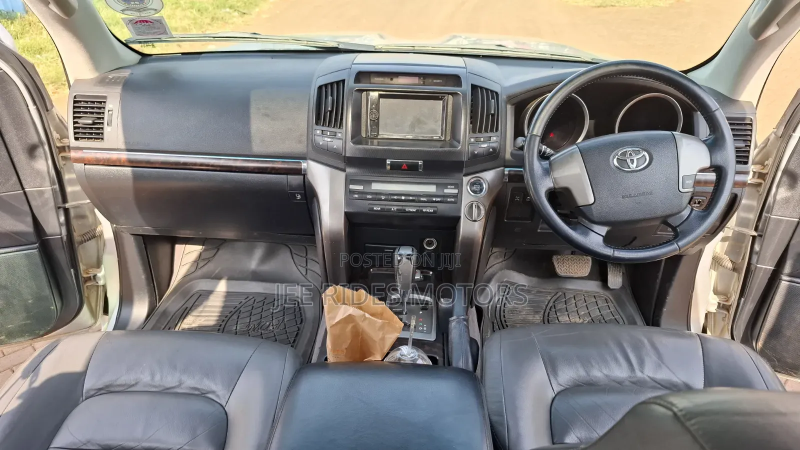 Toyota Land Cruiser 4.6 V8 ZX 2010 Silver