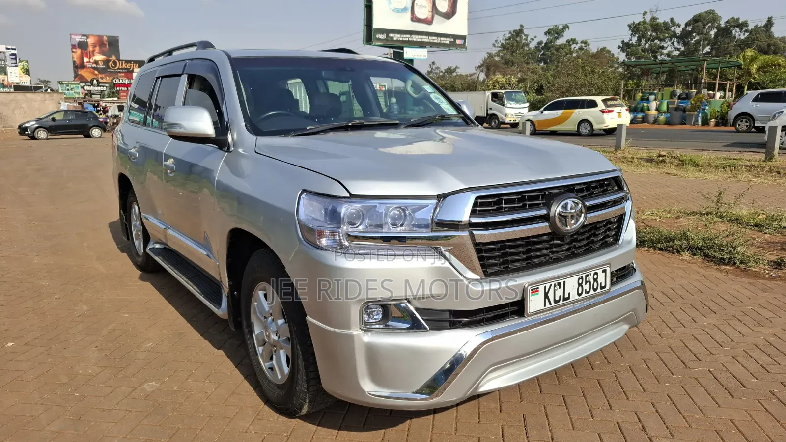 Toyota Land Cruiser 4.6 V8 ZX 2010 Silver