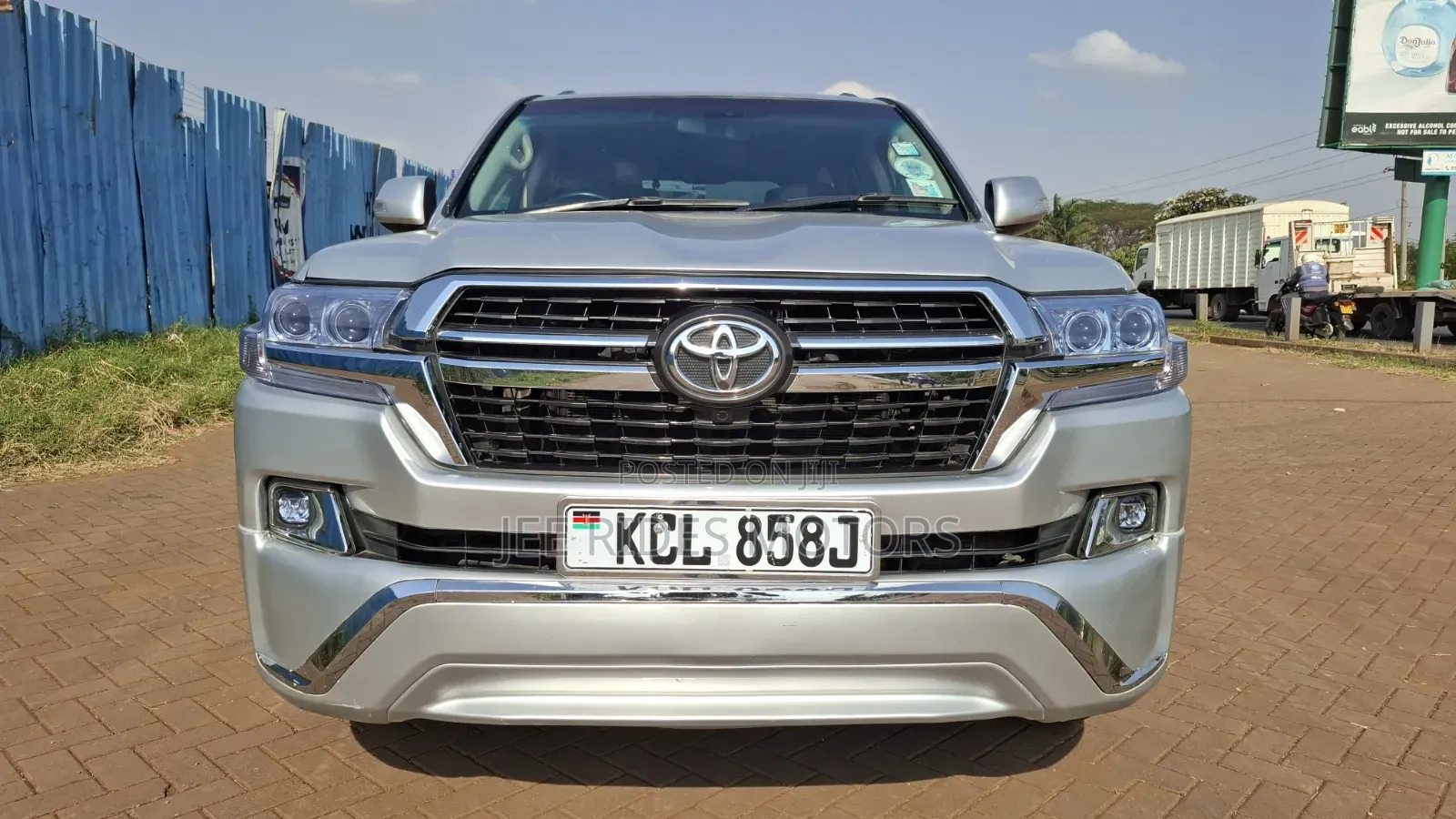 Toyota Land Cruiser 4.6 V8 ZX 2010 Silver