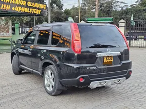 Nissan X-Trail 2.0 Petrol XE 2010 Black
