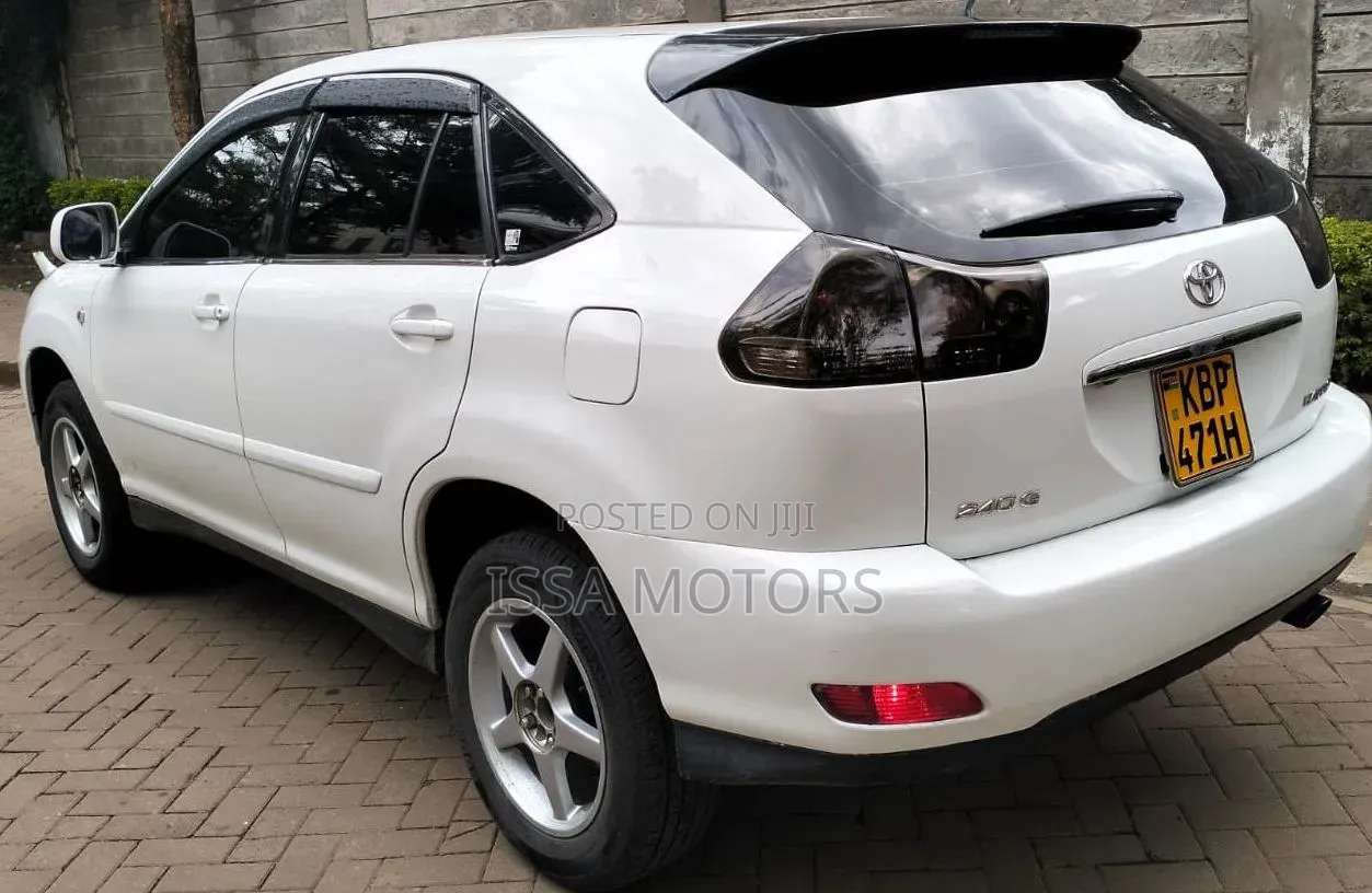 Toyota Harrier 2005 White