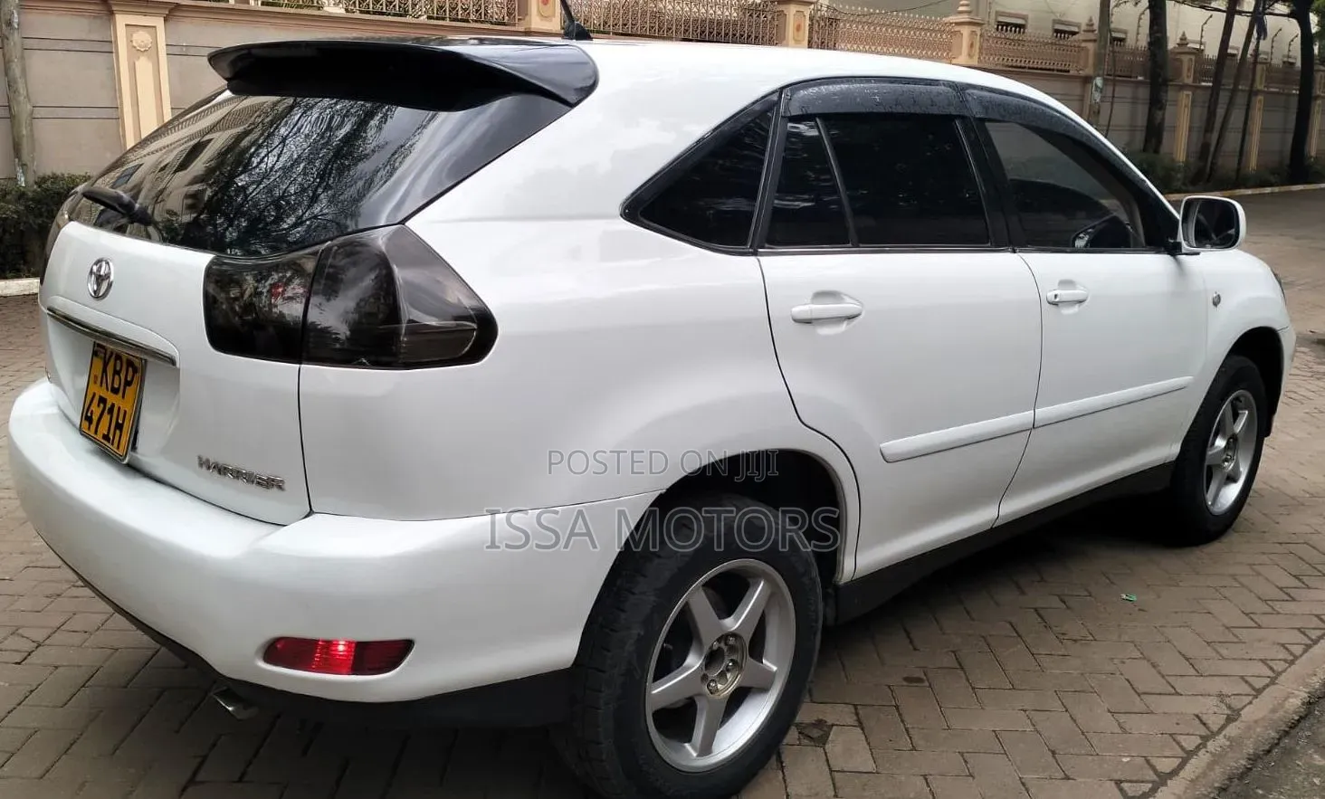 Toyota Harrier 2005 White