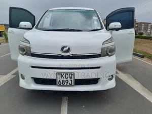 Toyota Voxy 2010 White