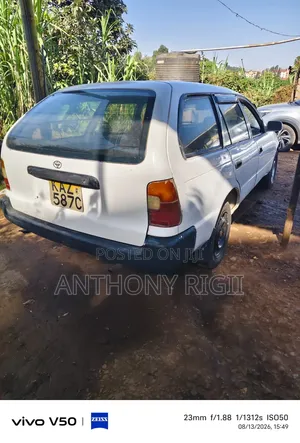 Toyota Corolla 1999 White