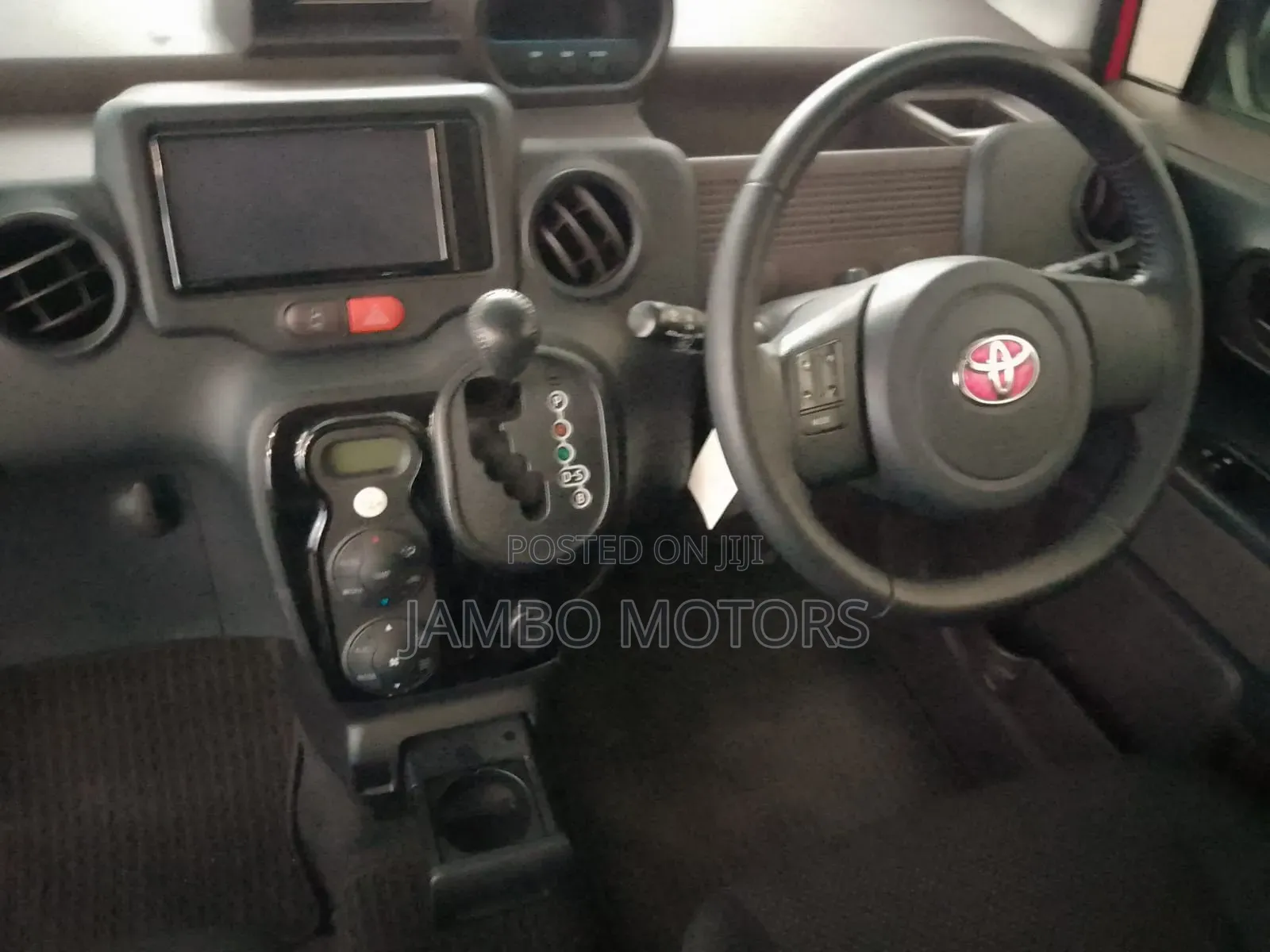 Toyota Porte 1.5 FWD 2021 Red