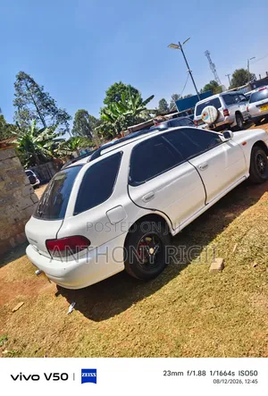 Subaru Impreza 2000 White